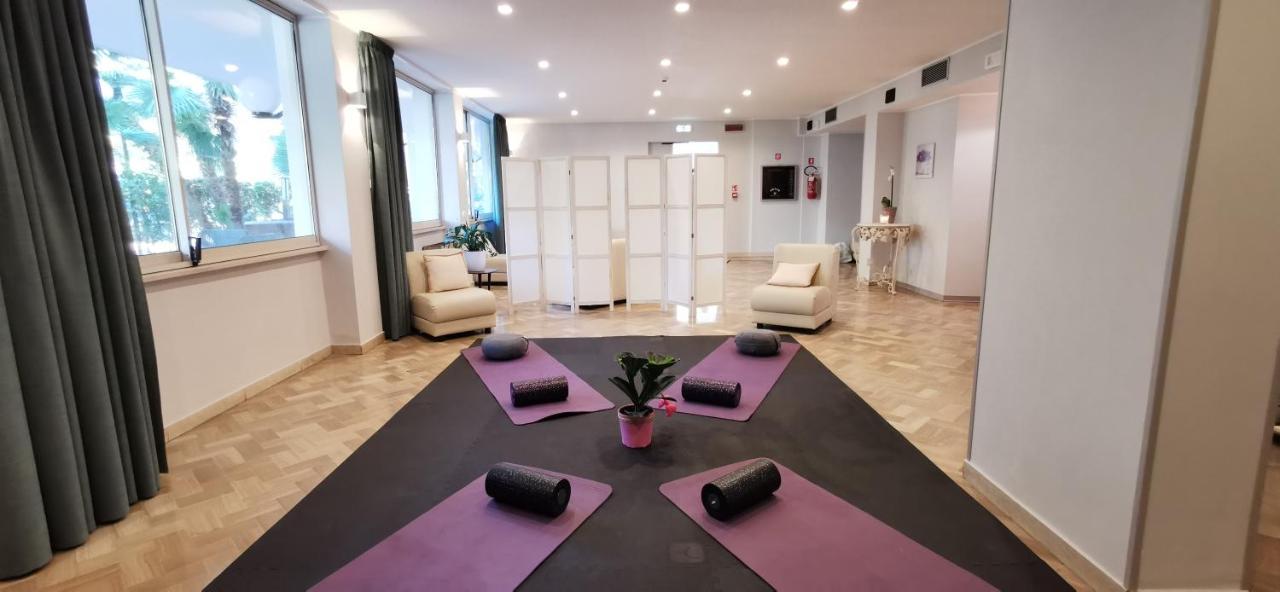 Aura Living Hotel Rimini Zewnętrze zdjęcie