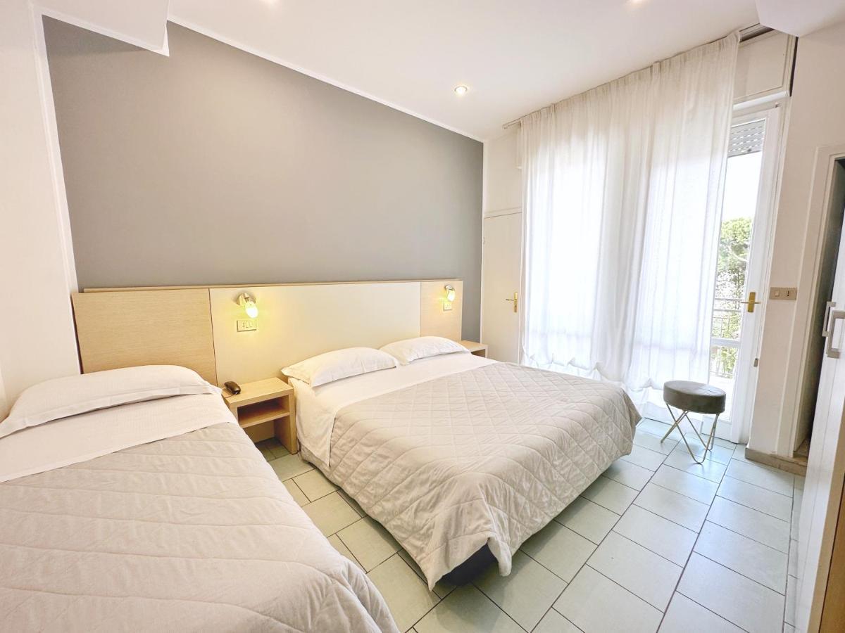Aura Living Hotel Rimini Zewnętrze zdjęcie