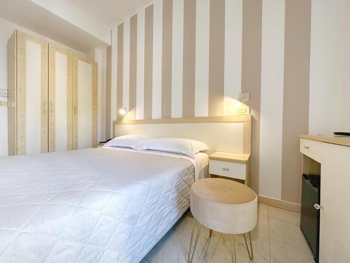 Aura Living Hotel Rimini Zewnętrze zdjęcie