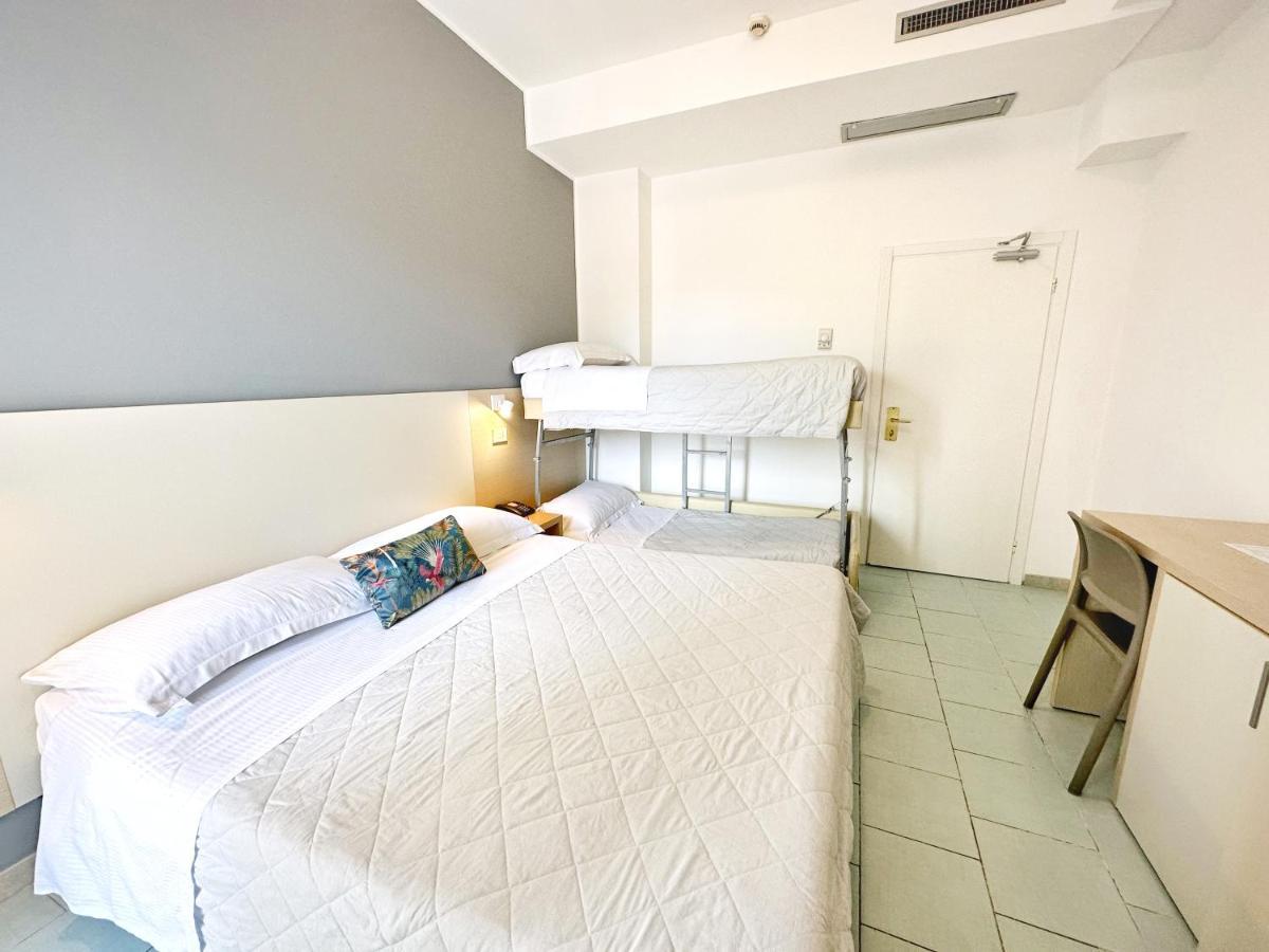 Aura Living Hotel Rimini Zewnętrze zdjęcie