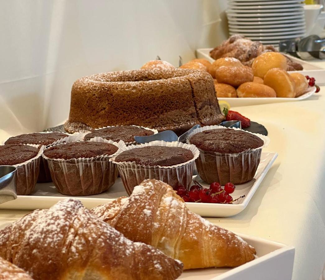 Aura Living Hotel Rimini Zewnętrze zdjęcie