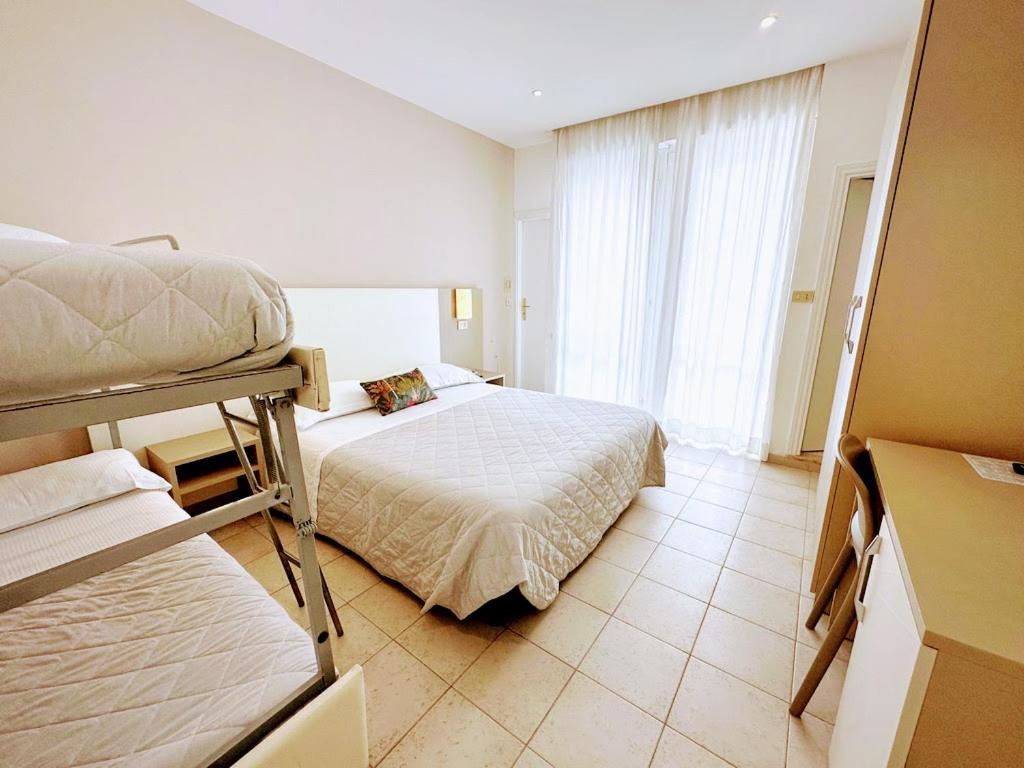 Aura Living Hotel Rimini Zewnętrze zdjęcie